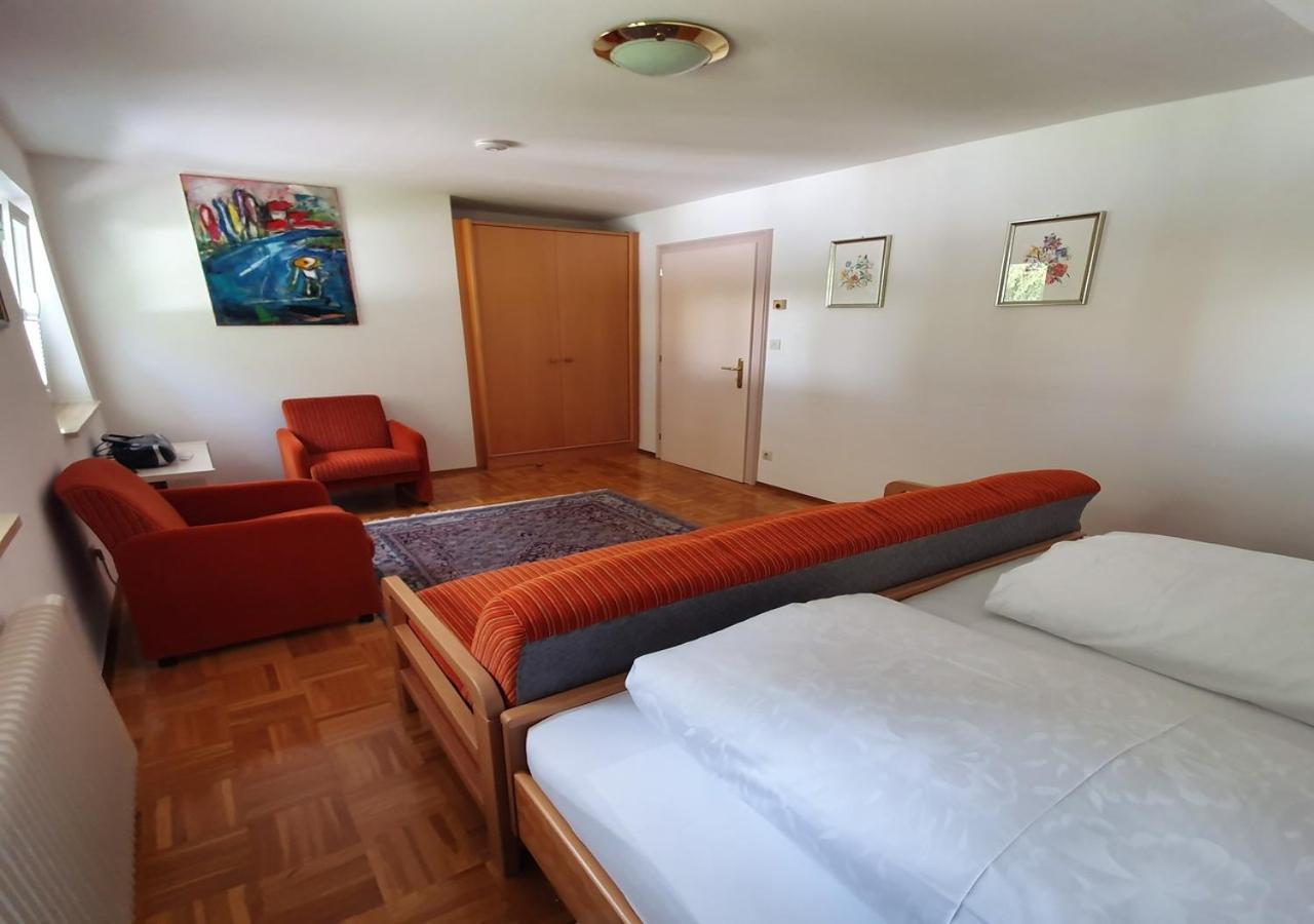 Haus Kraller-Urlaub Mit Seeblick Милщат Екстериор снимка