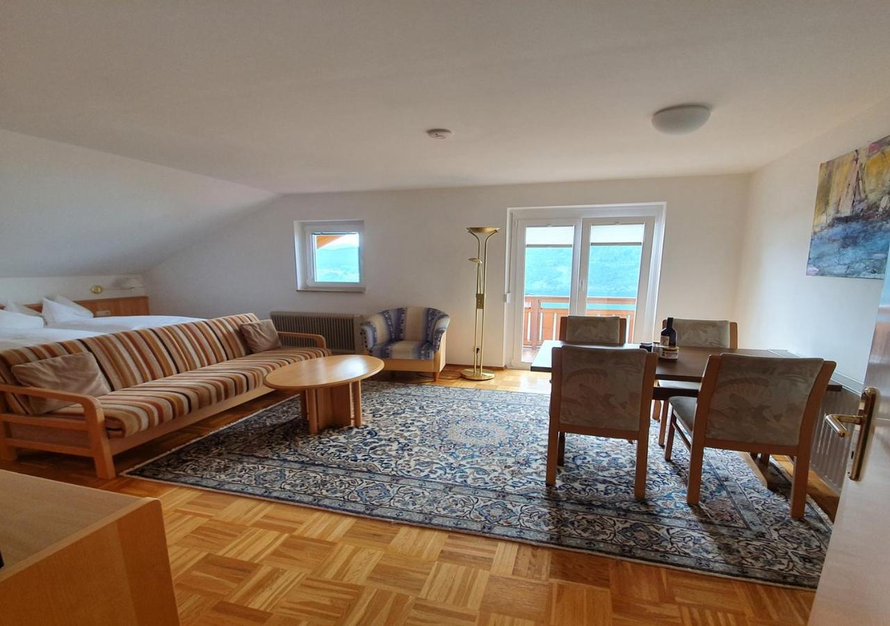 Haus Kraller-Urlaub Mit Seeblick Apartment Милщат Екстериор снимка