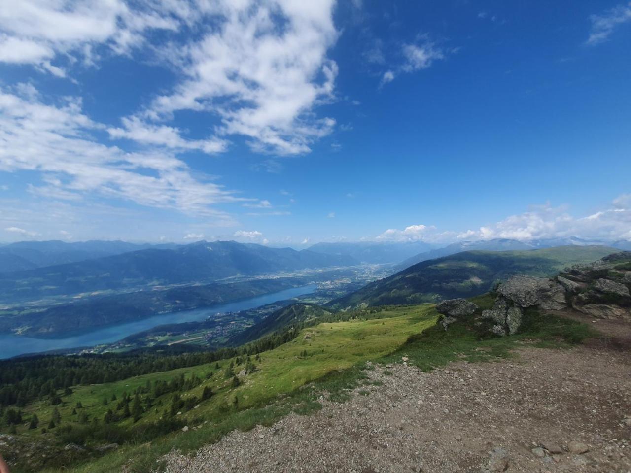 Haus Kraller-Urlaub Mit Seeblick Apartment Милщат Екстериор снимка