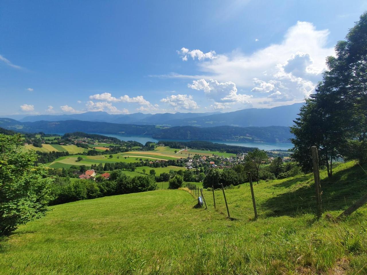 Haus Kraller-Urlaub Mit Seeblick Apartment Милщат Екстериор снимка